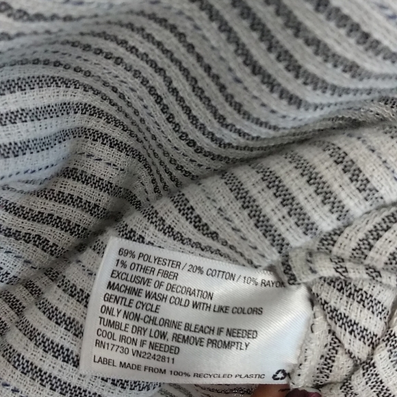 Universal Thread Striped Top - Picture 8 of 10